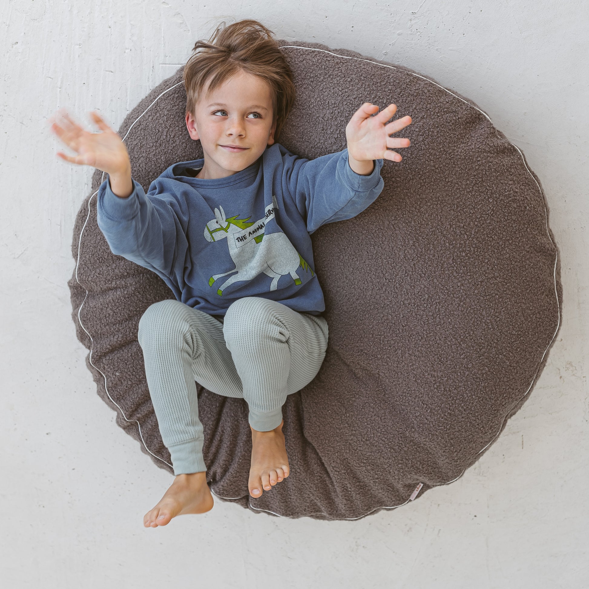 MINICAMP – Cuscino da Pavimento in Bouclé Grigio per Bambini