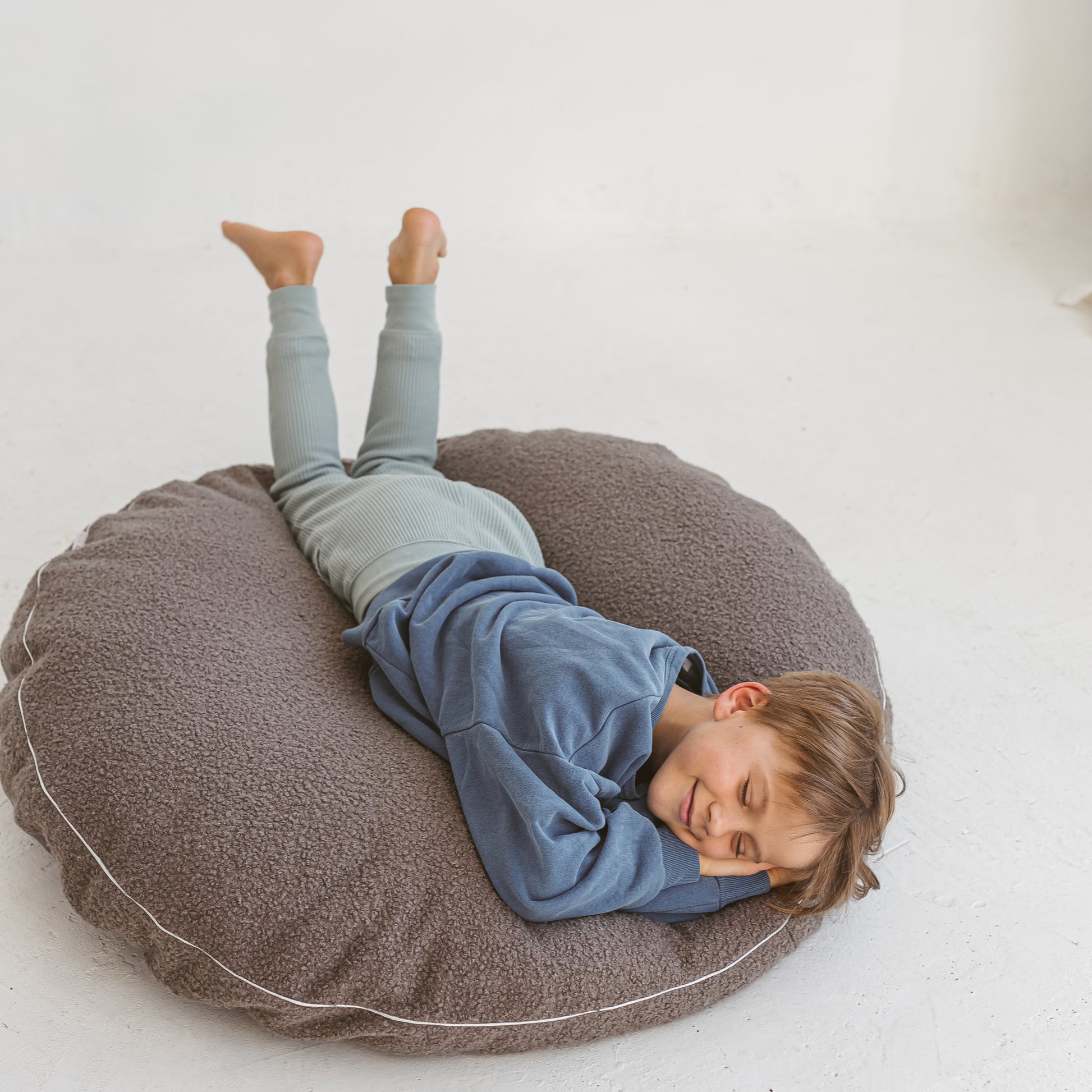 MINICAMP – Cuscino da Pavimento in Bouclé Grigio per Bambini