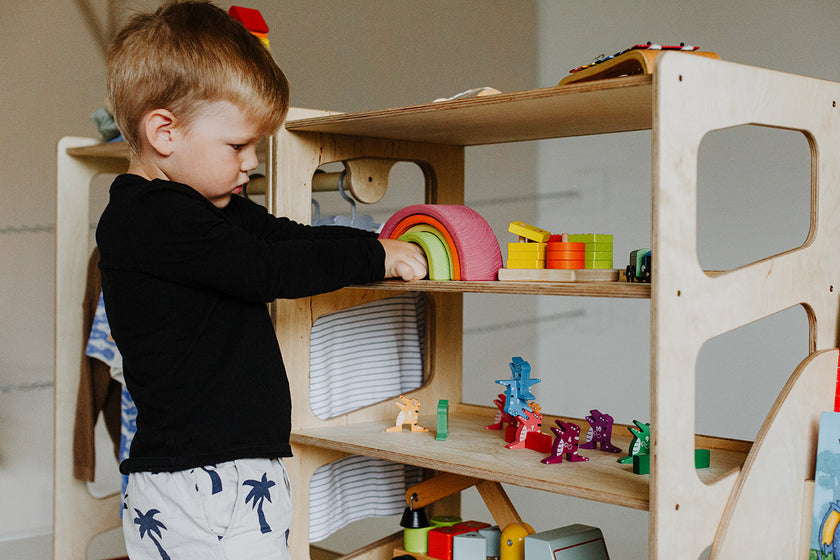 Piccoli gesti di autonomia: vestirsi, gestire gli spazi e sviluppare fiducia