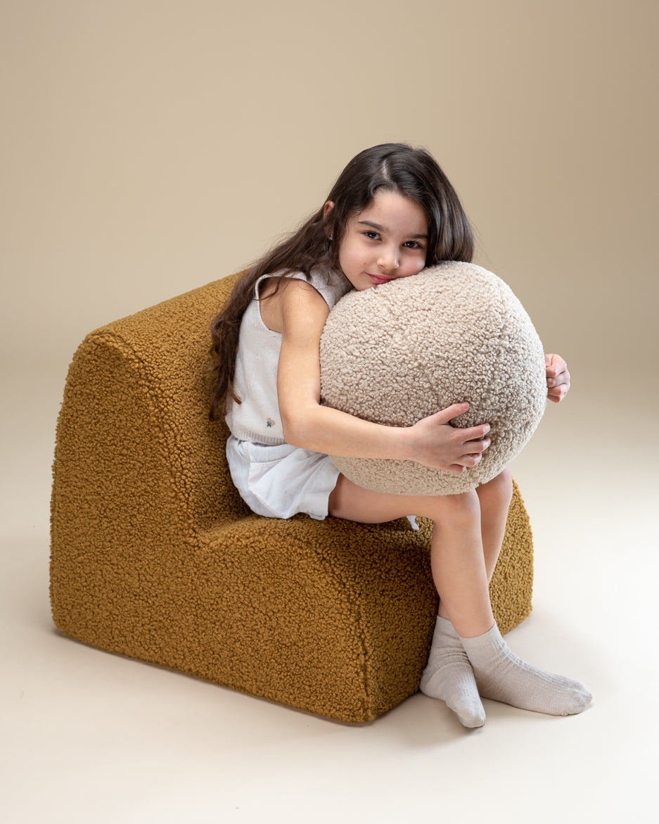 Poltroncina Maple Cloud Chair – Un Rifugio Morbido e Accogliente per il Tuo Bambino