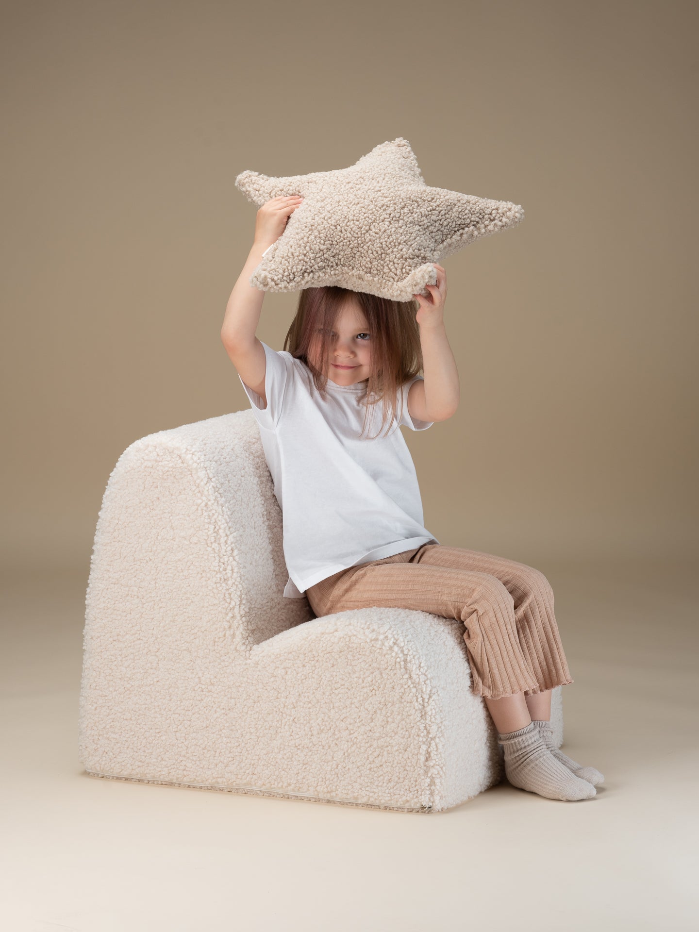 Poltroncina Cream White Cloud Chair – Un Rifugio Morbido e Accogliente per il Tuo Bambino