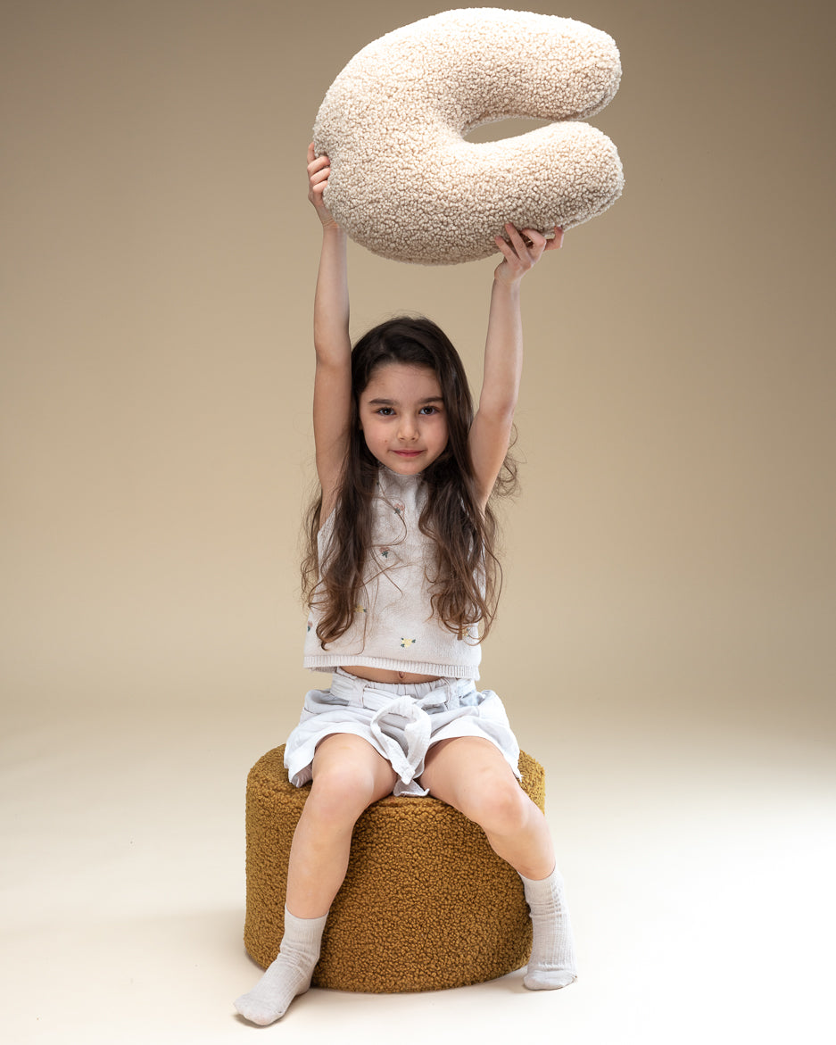 Maple Pouffe – Stile e Funzionalità per Ogni Spazio