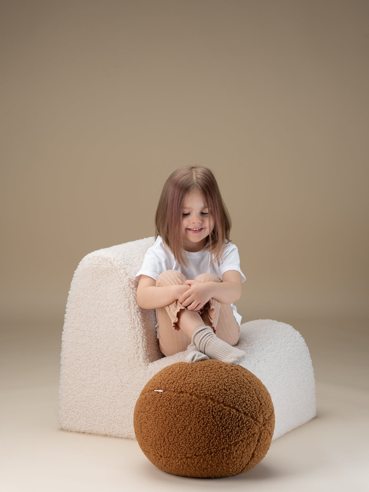Poltroncina Cream White Cloud Chair – Un Rifugio Morbido e Accogliente per il Tuo Bambino