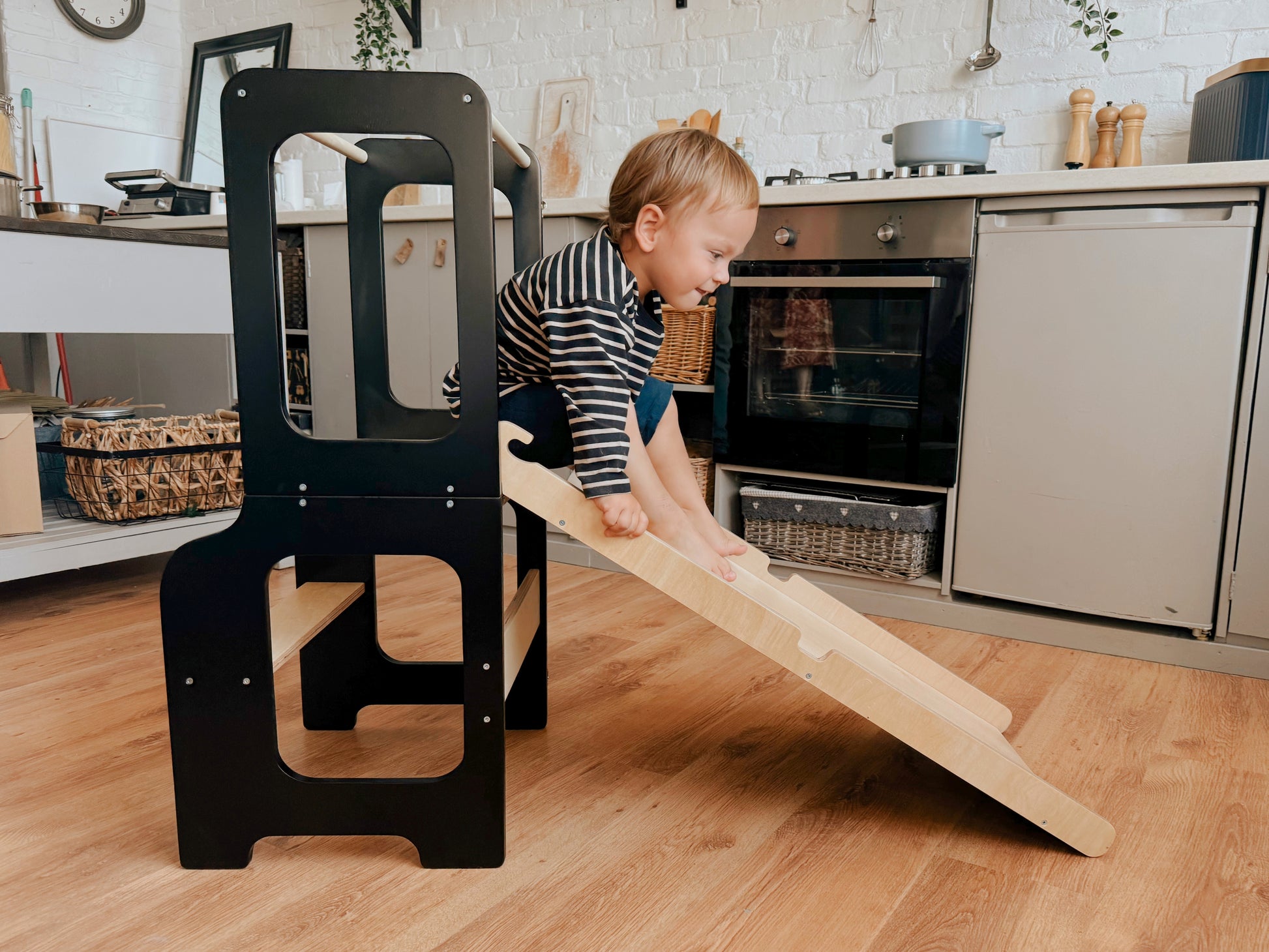 Torre di Apprendimento Creativa Nero - 4 in 1 Multifunzionale per Bambini