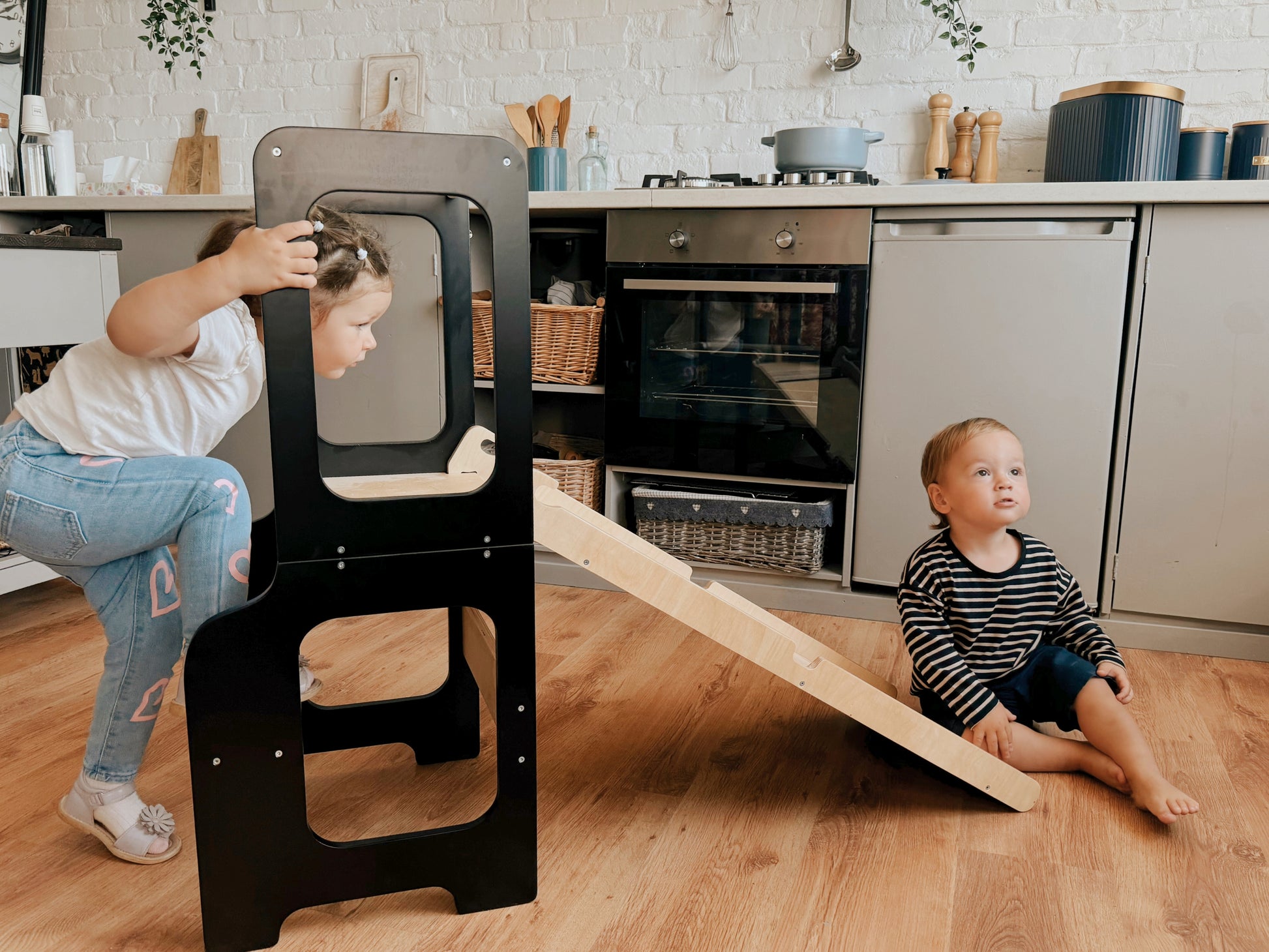 Torre di Apprendimento Creativa Nero - 4 in 1 Multifunzionale per Bambini