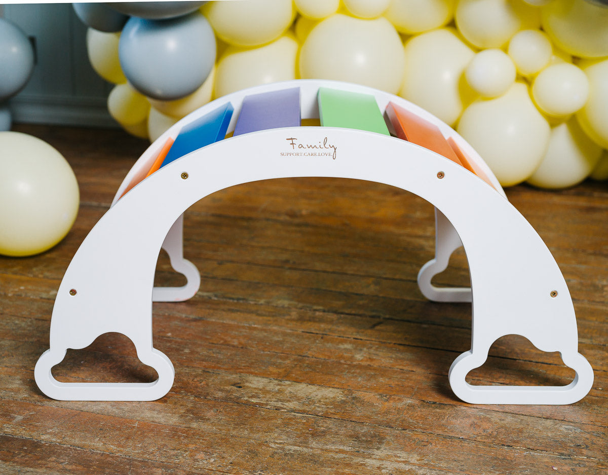 Dondolo Multifunzionale The Swing Rainbow Bianco e Arcobaleno - Gioco Sensoriale e Motorio per Bambini