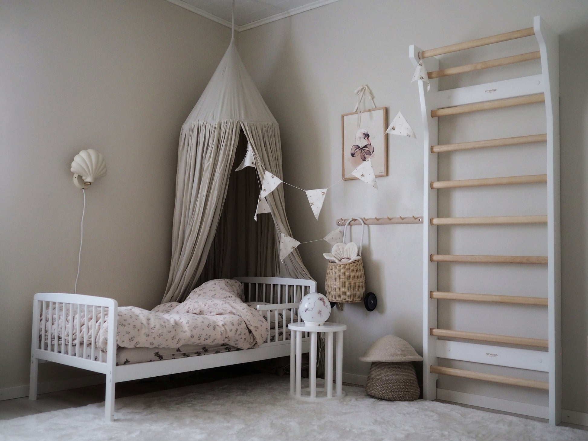 Sgabello LUOTO - Bianco | Design Versatile e Multifunzionale