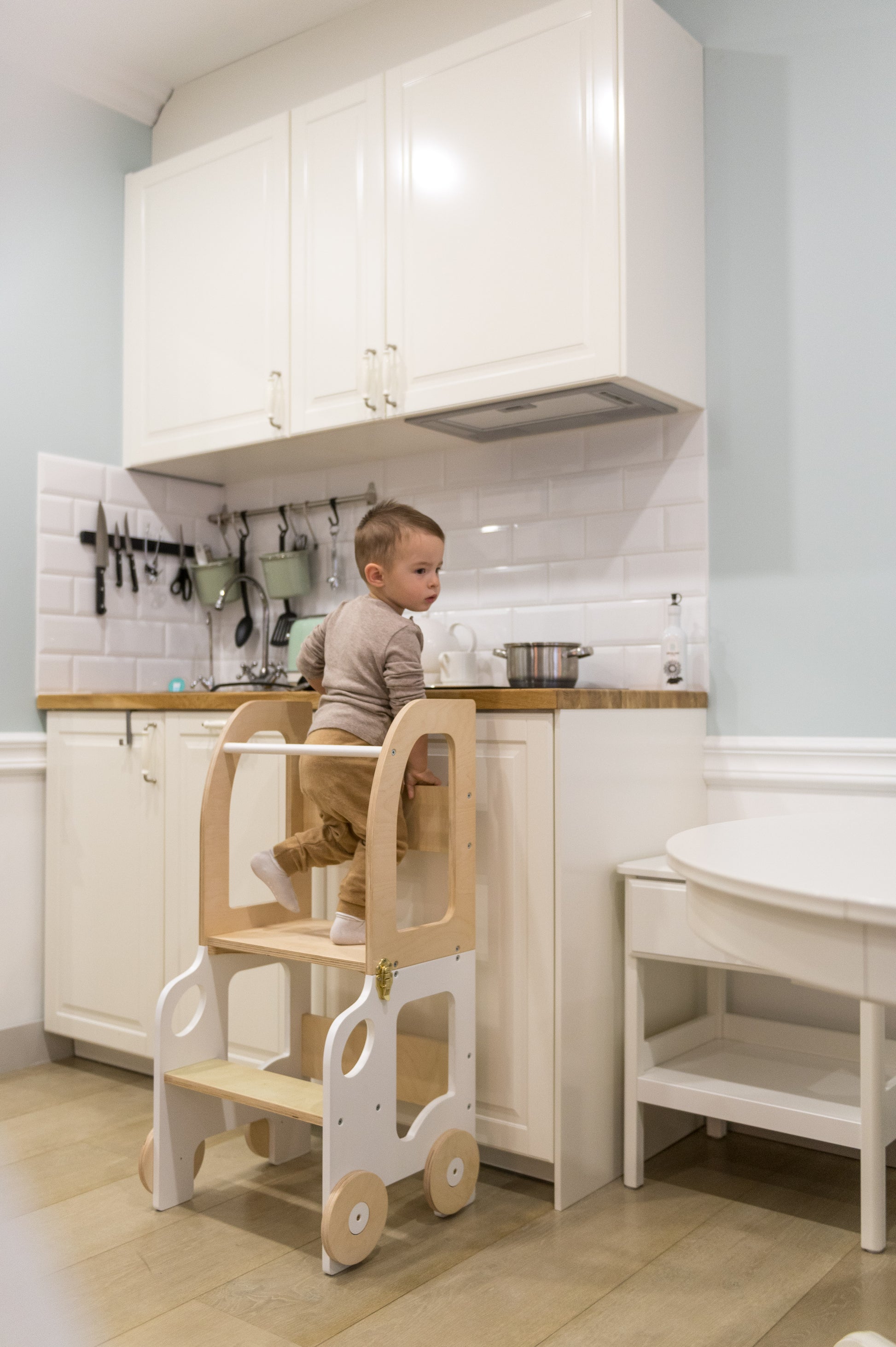 Sgabello Montessori multifunzionale Bianco e Legno Naturale - Torre di apprendimento trasformabile