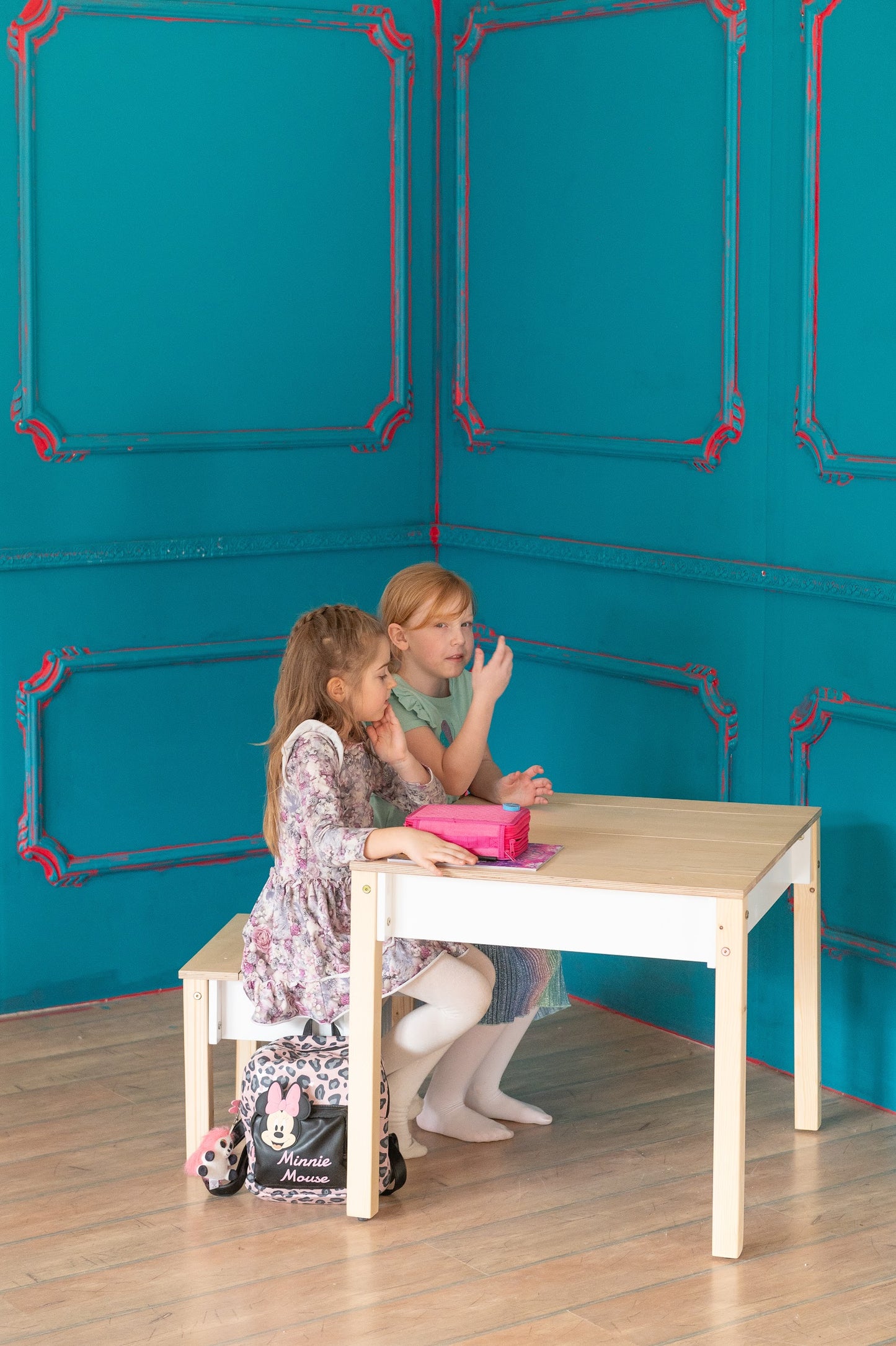 Set Tavolo e Sedia con Contenitore Bianco - Design Intelligente e Salvaspazio per Bambini