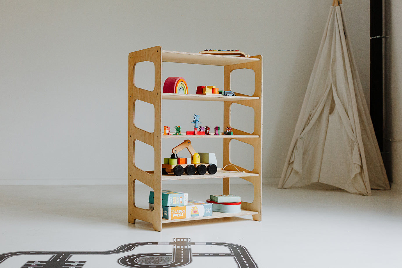 Set di Mobili Montessori Variabile: Scaffale per Giocattoli + Appendiabiti - Legno Naturale