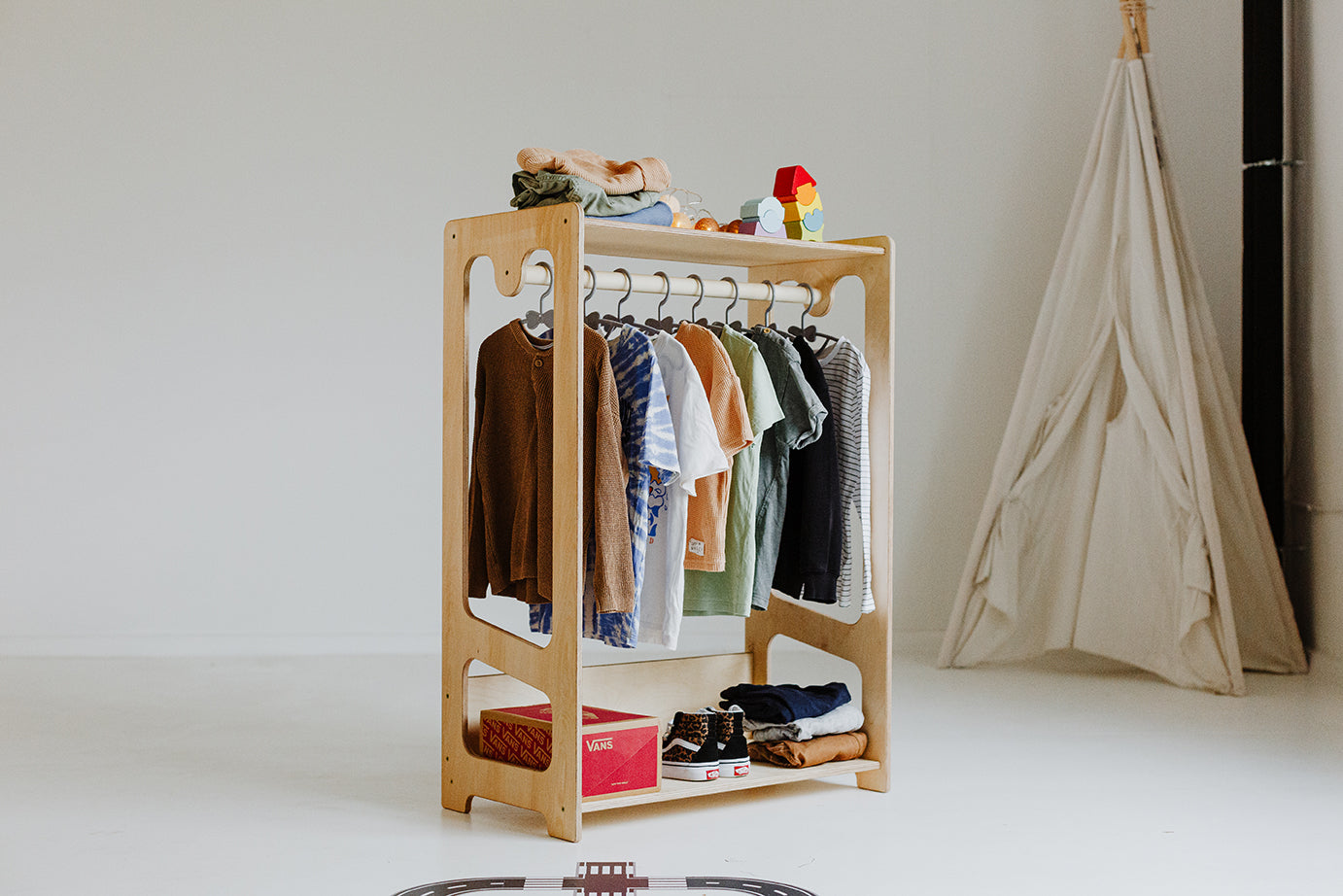 Appendiabiti Montessori per Bambini - Legno Naturale