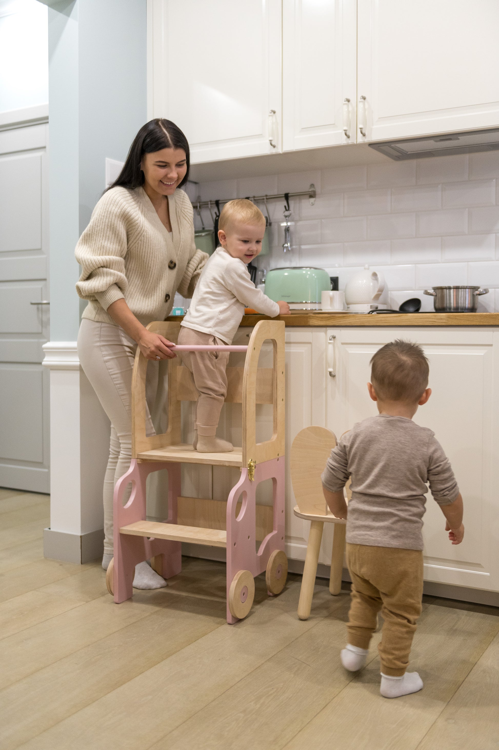 Sgabello Montessori multifunzionale Rosa e Legno Naturale - Torre di apprendimento trasformabile