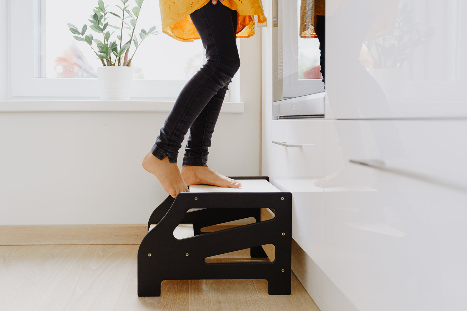Sgabello Design a Strisce - Nero