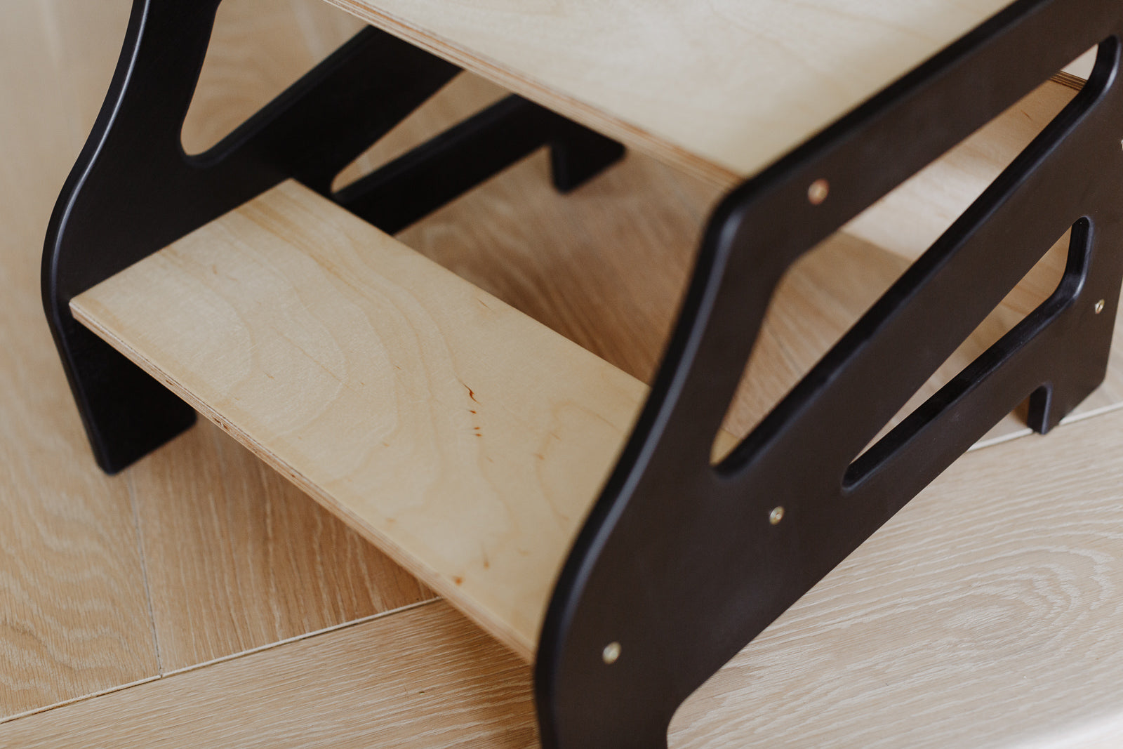 Sgabello Design a Strisce - Nero